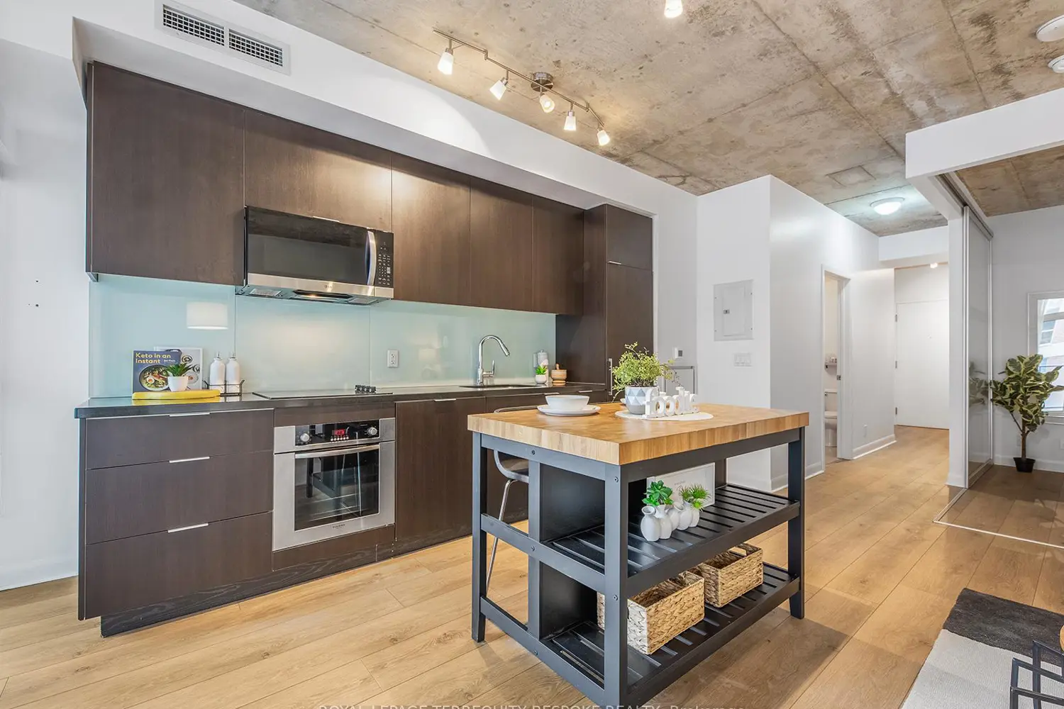 Additional image 9 of 478 King Street 202