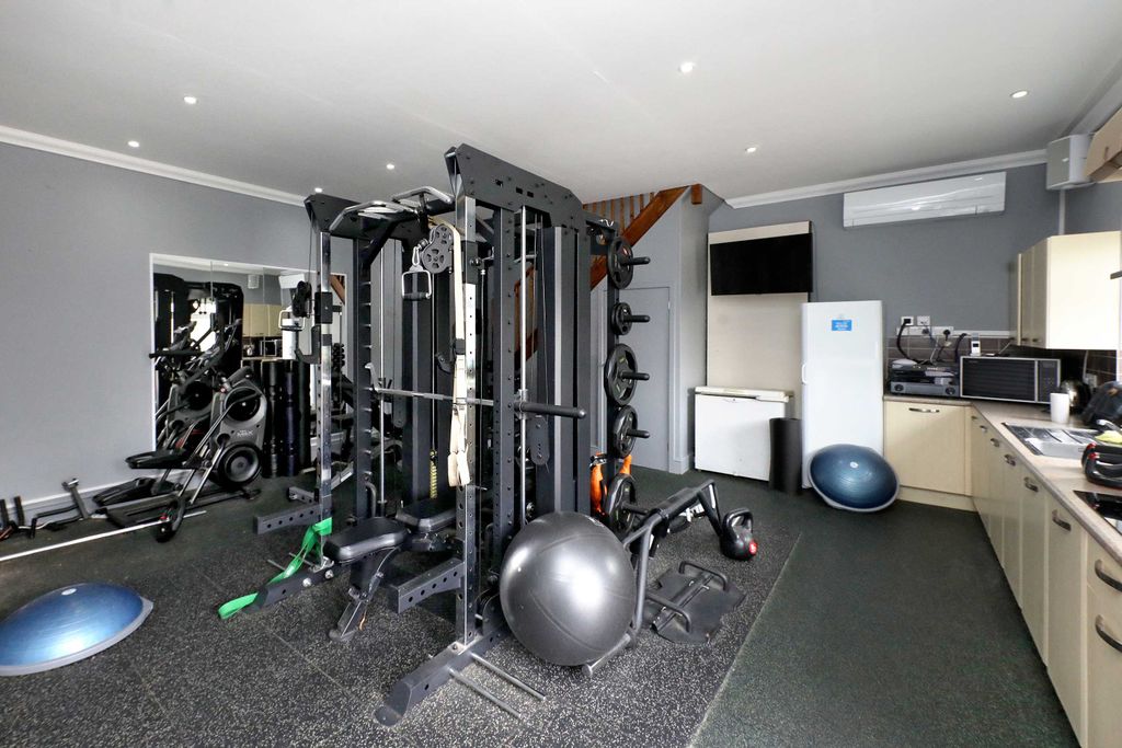 Additional image 12 of 7 bed detached house for sale15 Vicarage Way, Gerrards Cross SL9