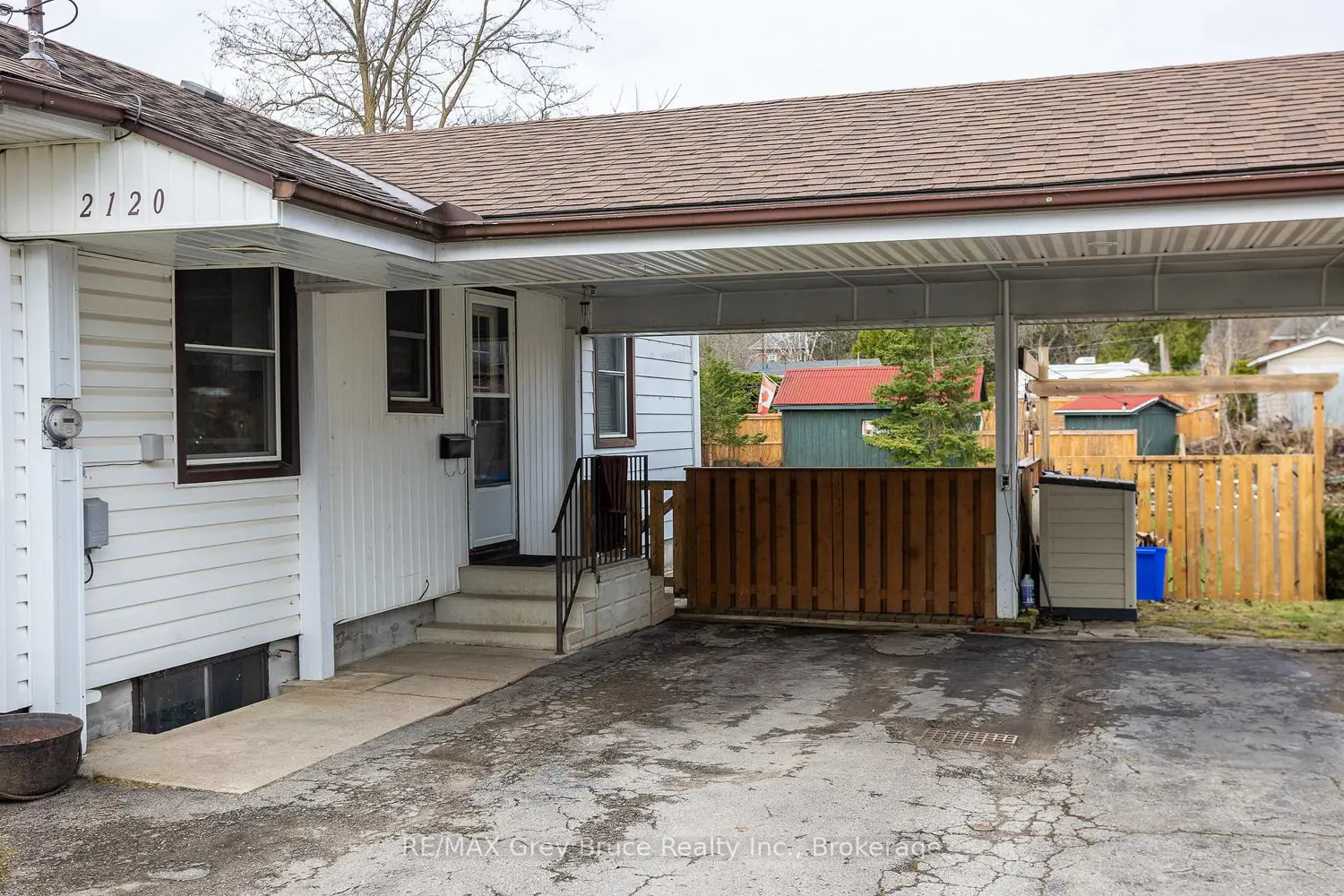 2120 4Th Avenue photo 3