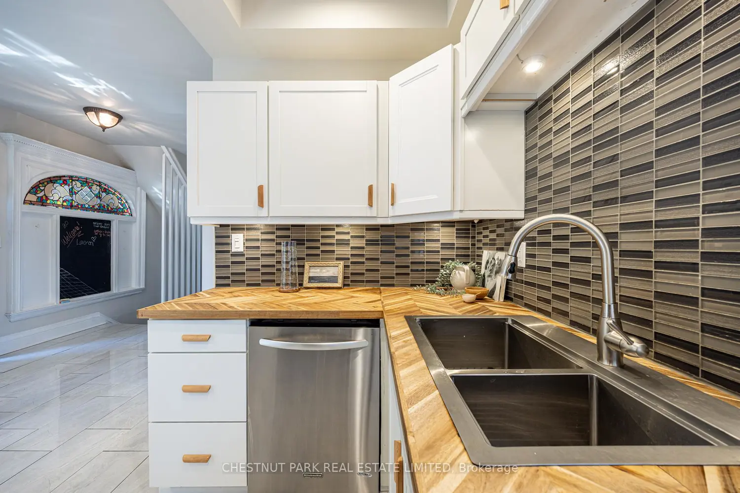 177 Charlton Avenue photo 5
