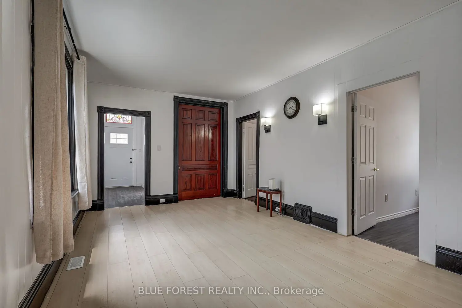 36 Adelaide Street photo 2