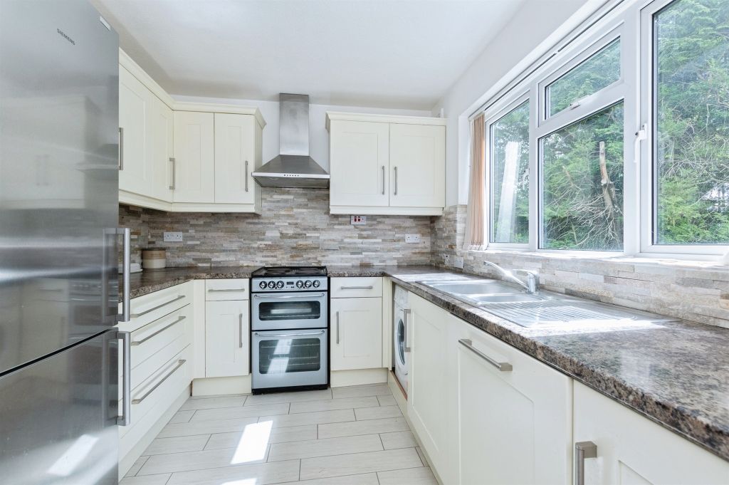 Additional image 5 of 3 bed flat for saleAldridge Road, Ferndown BH22