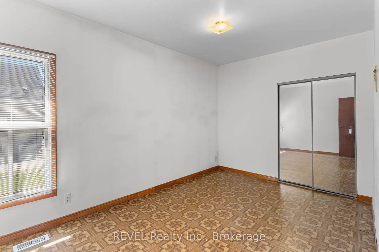 Additional image 7 of 6401 Taylor Street