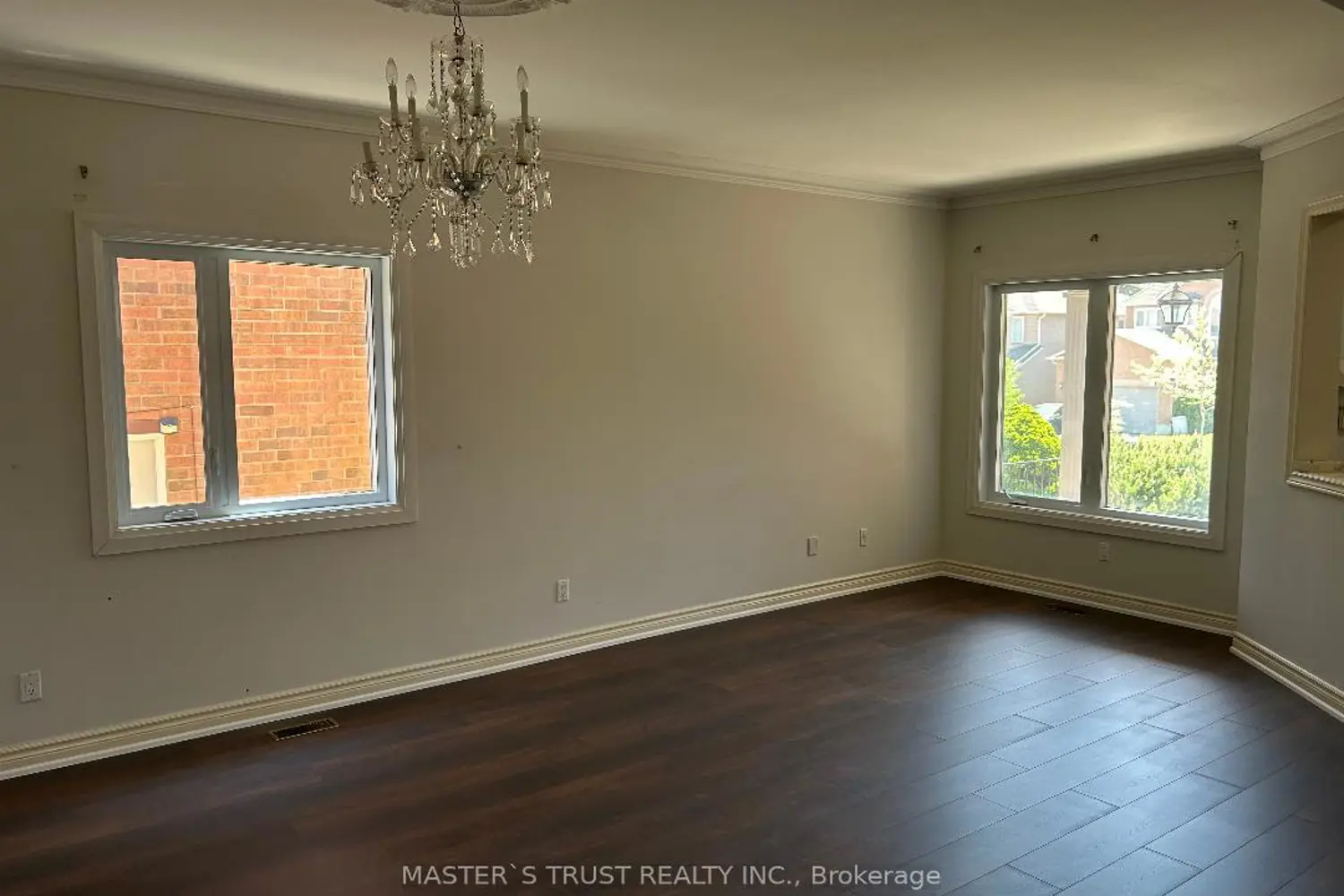 10 Buckhorn Avenue photo 2