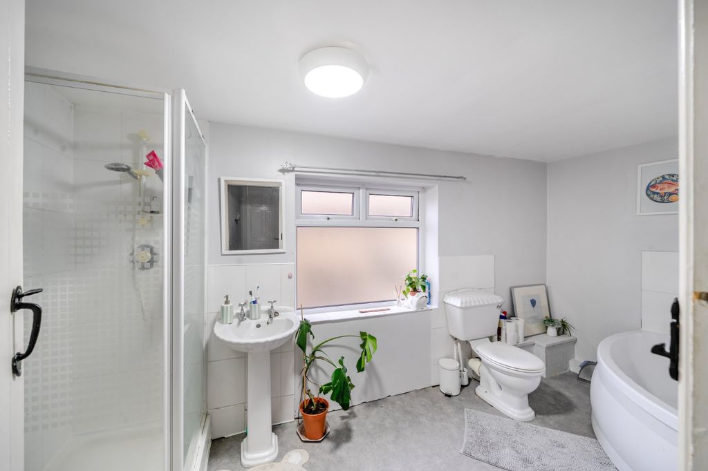 Additional image 11 of 2 bed flat for saleMarlborough Street, Faringdon, Oxfordshire SN7