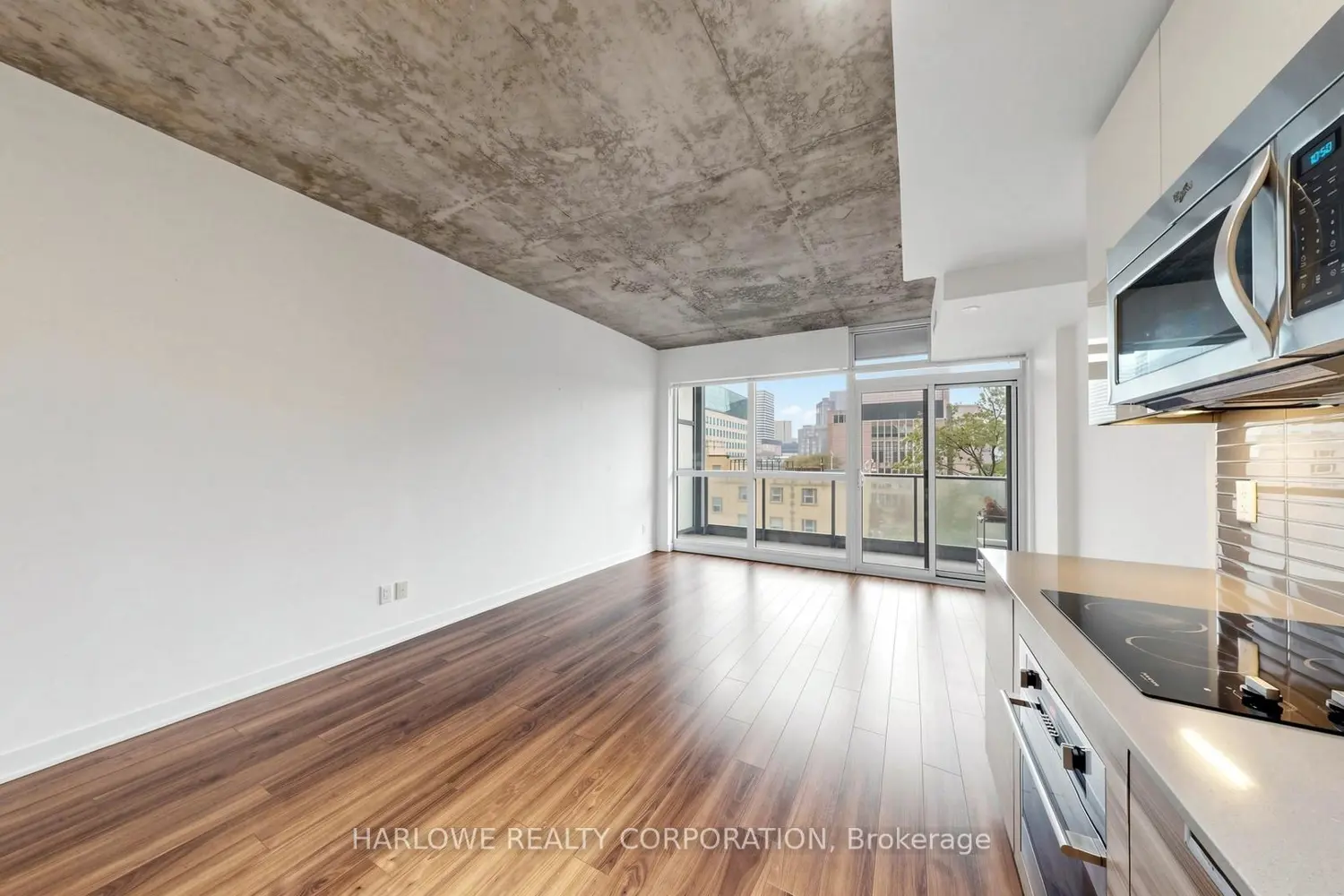 Additional image 10 of 210 Simcoe Street 510