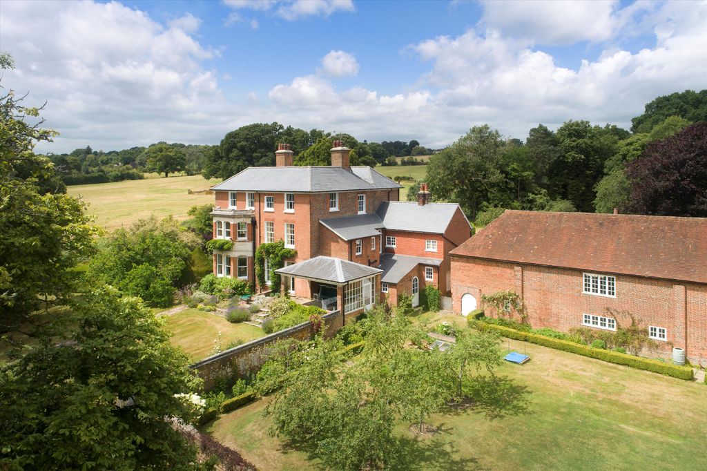 7 bed detached house for saleRunwick, Farnham, Surrey GU10