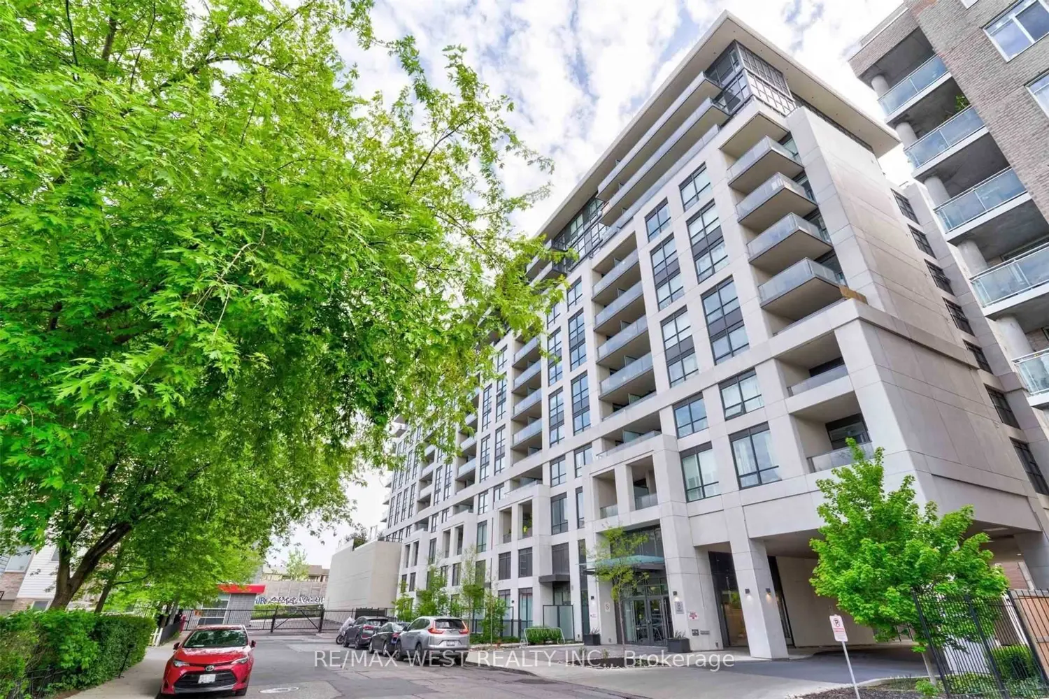 8 Trent Avenue 426