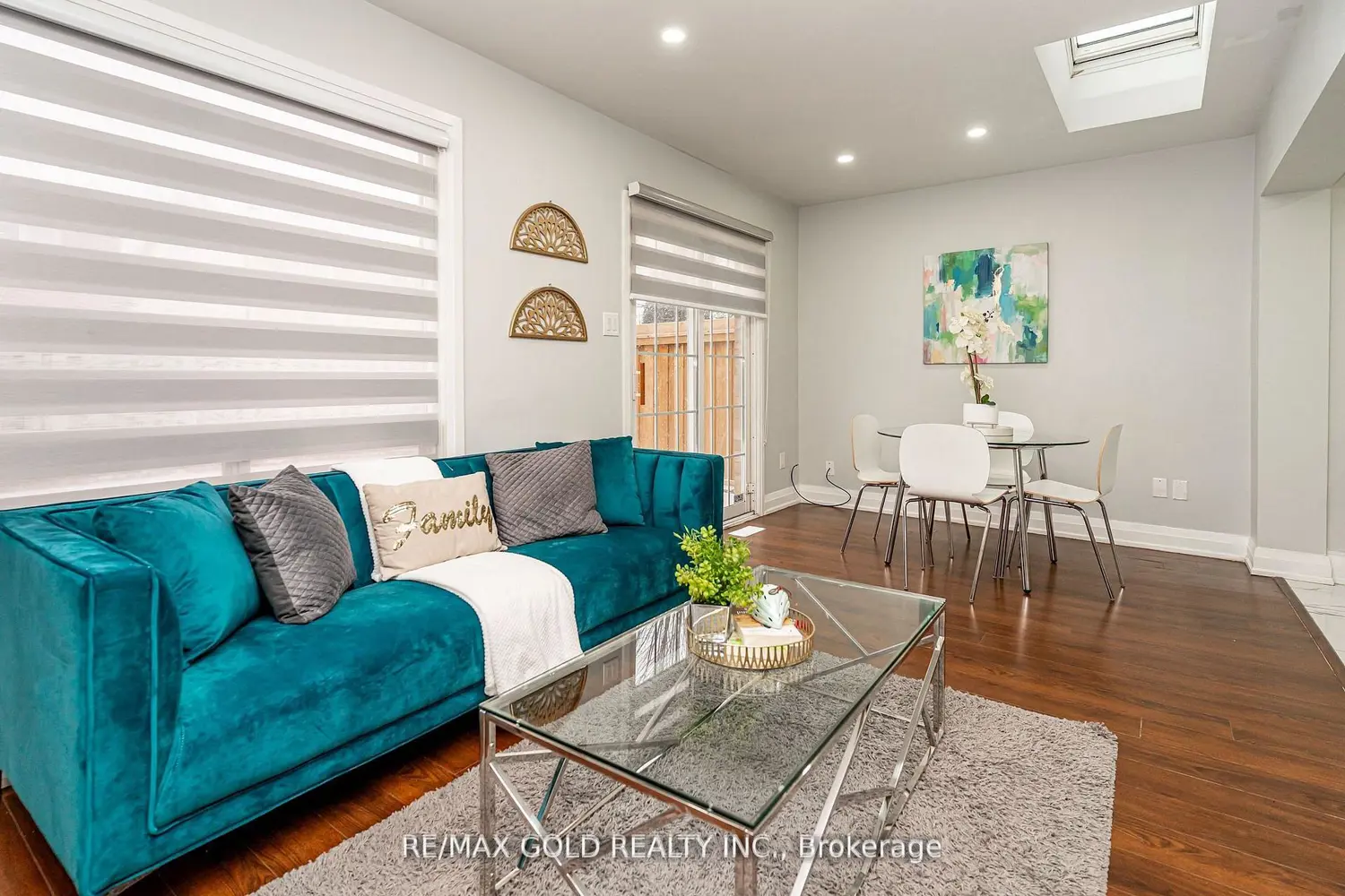 13 Martindale Crescent photo 3
