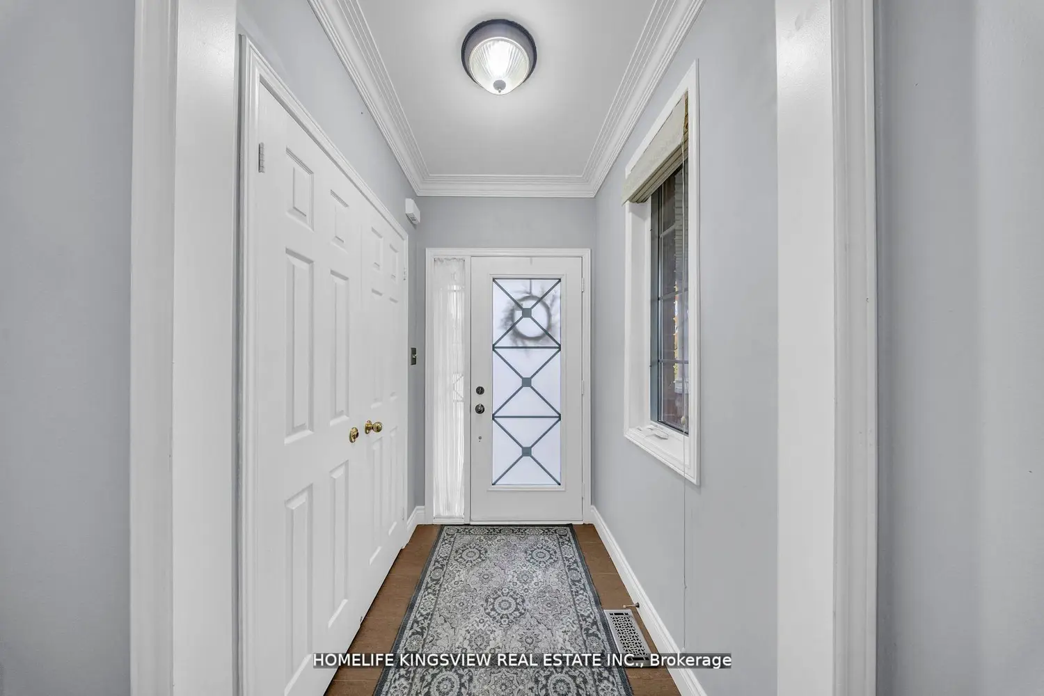 241 Canada Drive photo 2