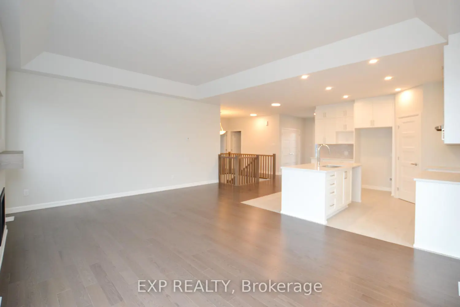 310 Turquoise Street photo 3