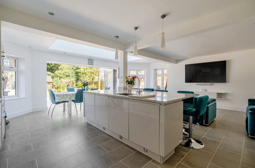 Additional image 4 of 4 bed detached house for saleReading Road South, Fleet, Hampshire GU52