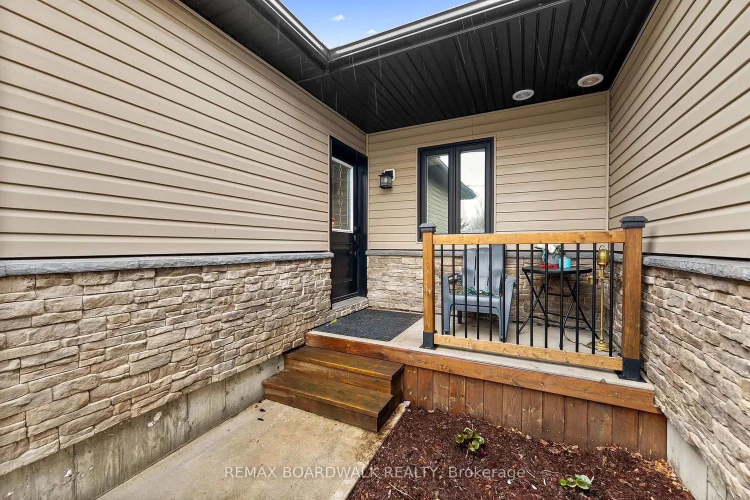 32 David Street C photo 2