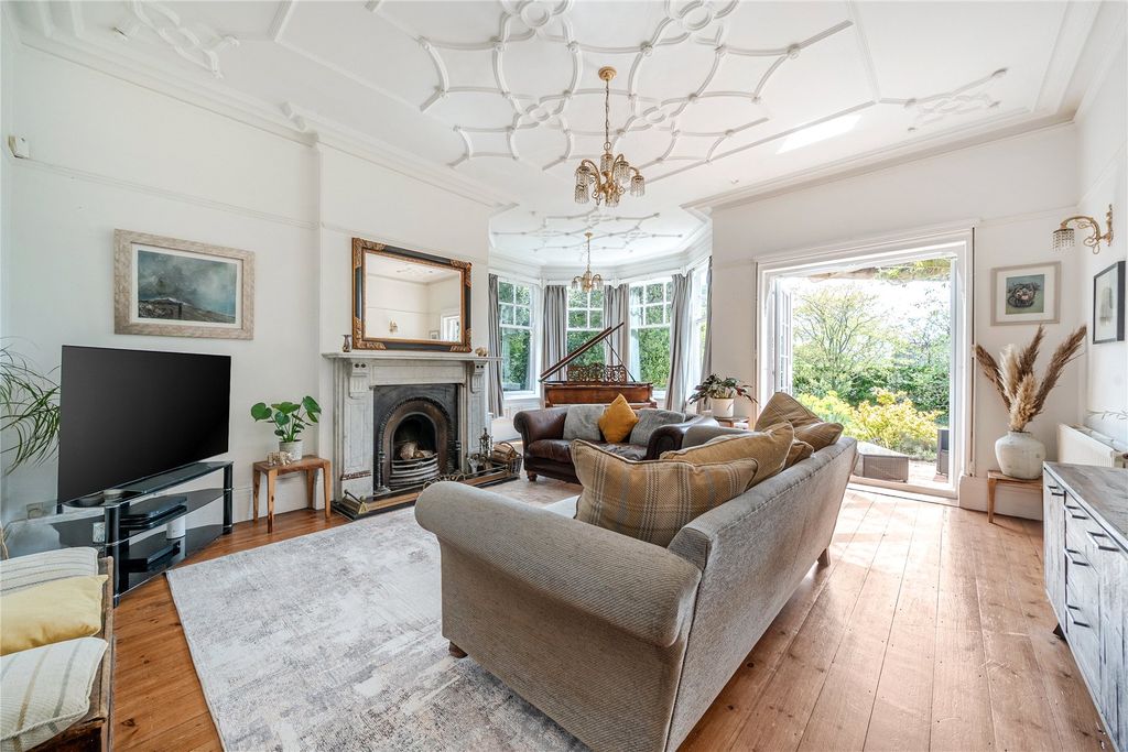 5 bed detached house for saleSt. Leonards, Exeter EX2 photo 2