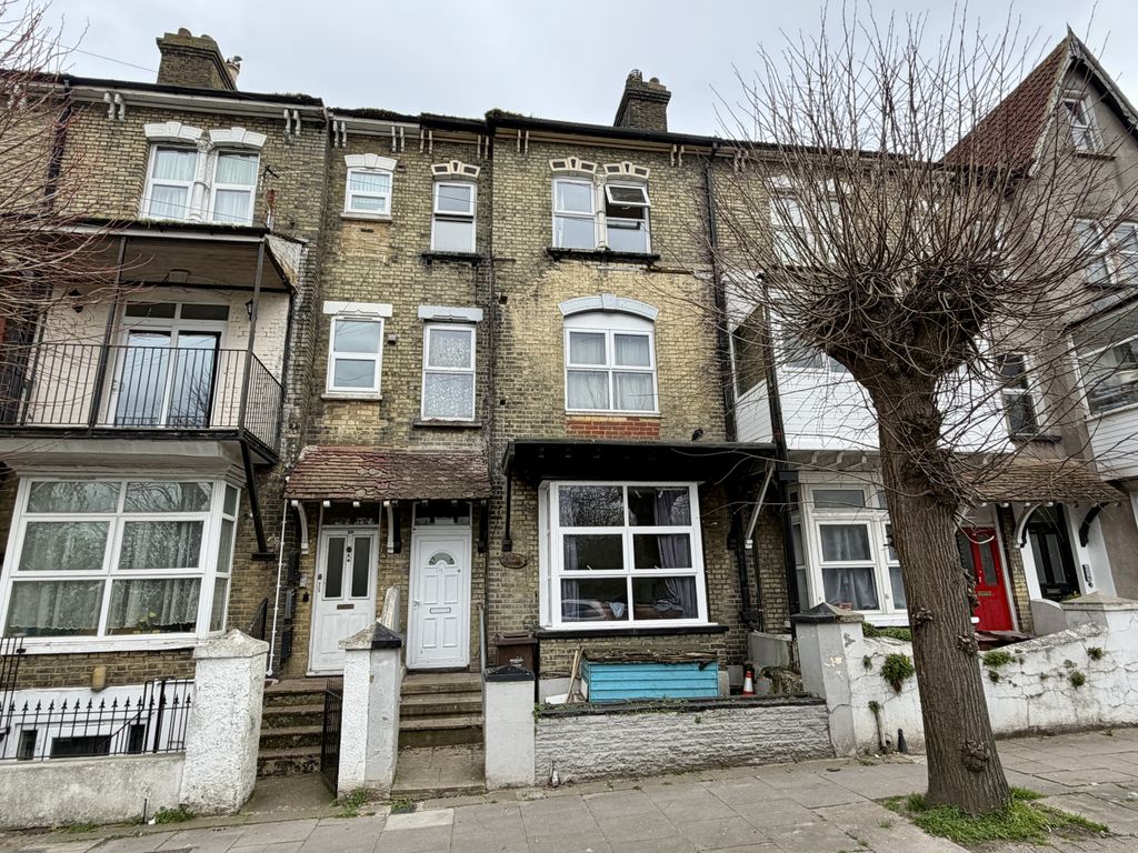 7 bed terraced house for saleMarlborough Road, Gillingham ME7