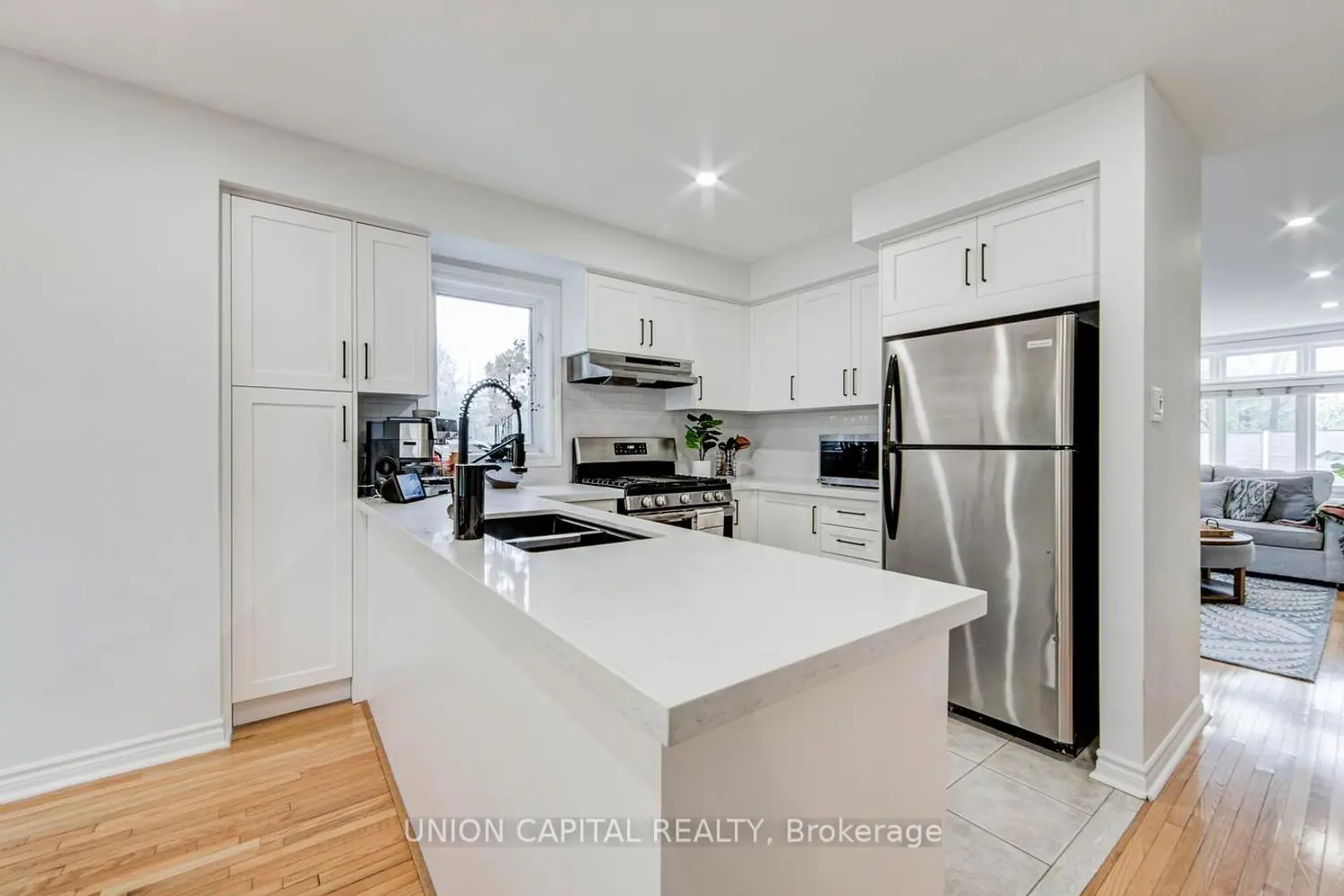 Additional image 7 of 1 Bastedo Avenue 8