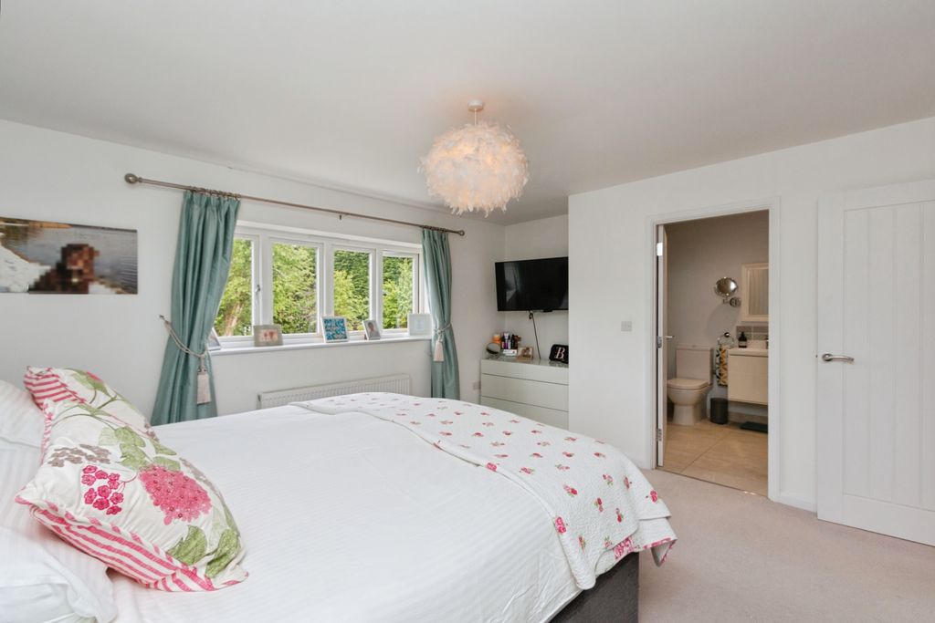 Additional image 13 of 3 bed detached house for saleBack Lane, Bucks Horn Oak, Farnham GU10