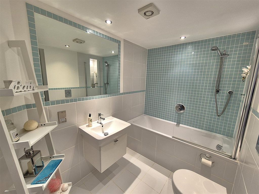 Additional image 11 of 2 bed flat for saleStation Road, Fowey PL23