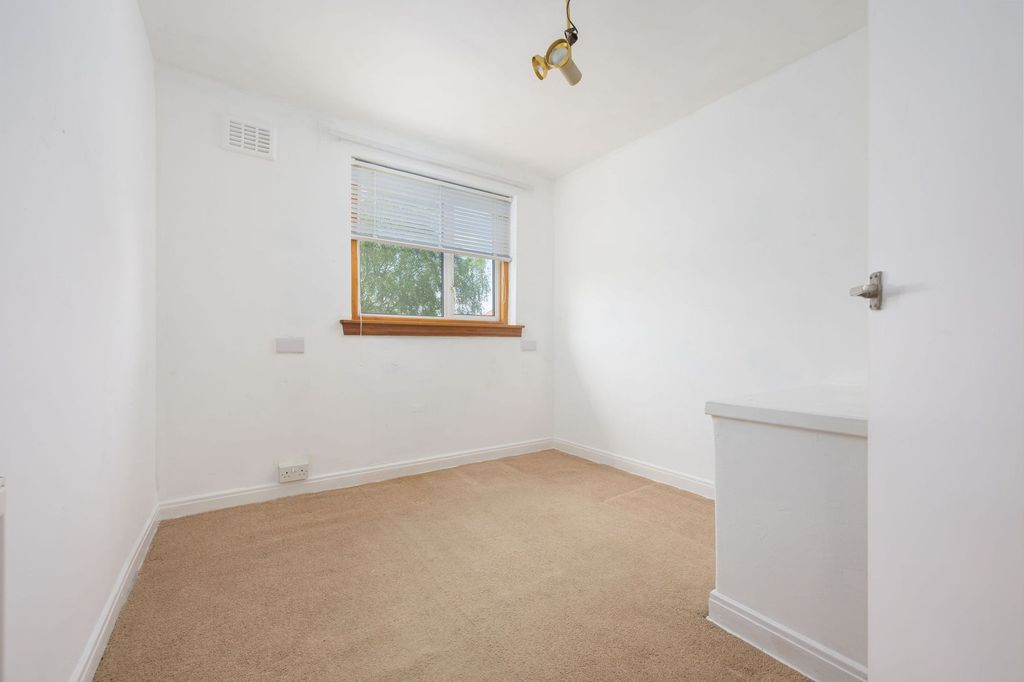 Additional image 27 of 4 bed semi-detached house for sale39 Oxgang Road, Grangemouth FK3