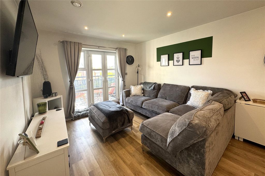 Additional image 9 of 2 bed flat for saleMaybery House, Sopwith Drive, Farnborough, Hampshire GU14