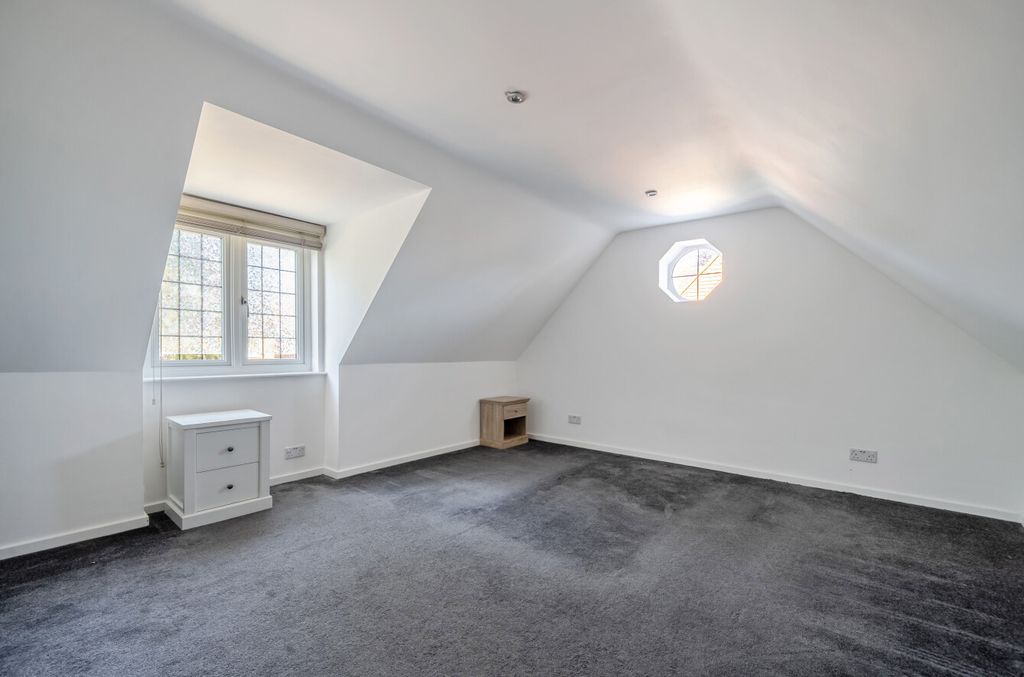 Additional image 11 of 4 bed detached house for saleReading Road South, Fleet, Hampshire GU52