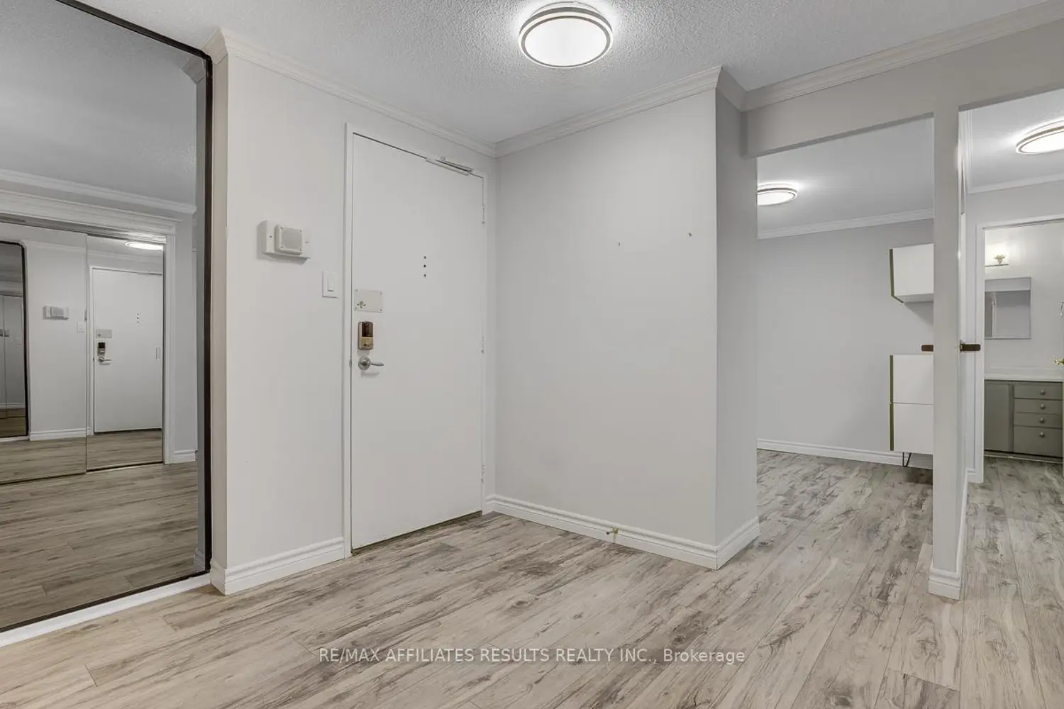 Additional image 4 of 415 Greenview Avenue 1609