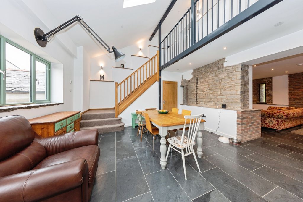 4 bed detached house for saleBroadlay, Ferryside SA17