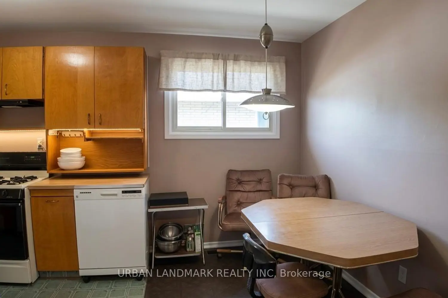127 Keewatin Street photo 3