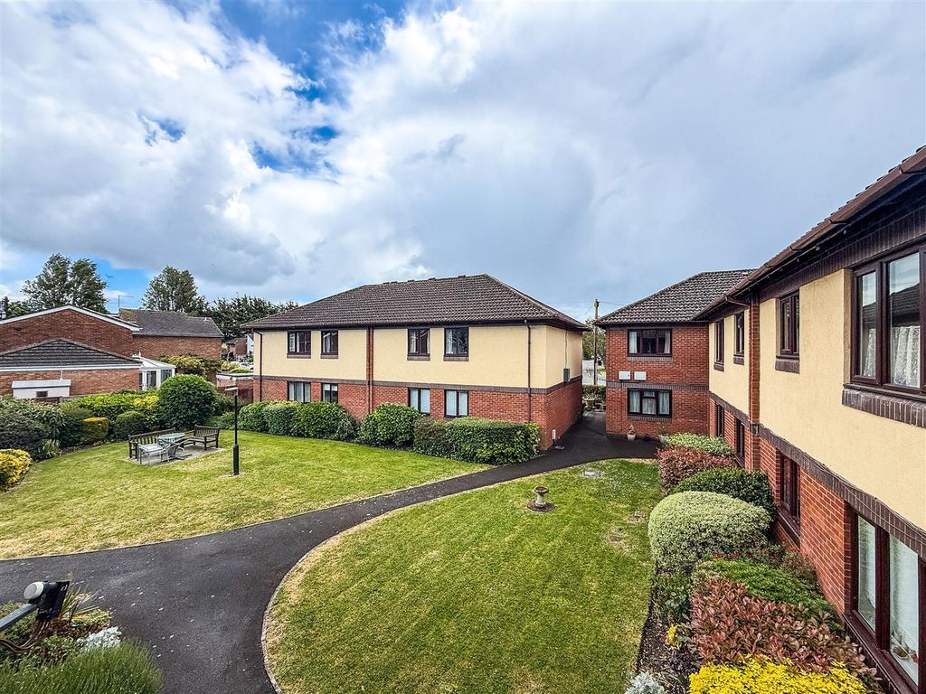 Additional image 10 of 2 bed flat for salePostern Close, Portchester PO16