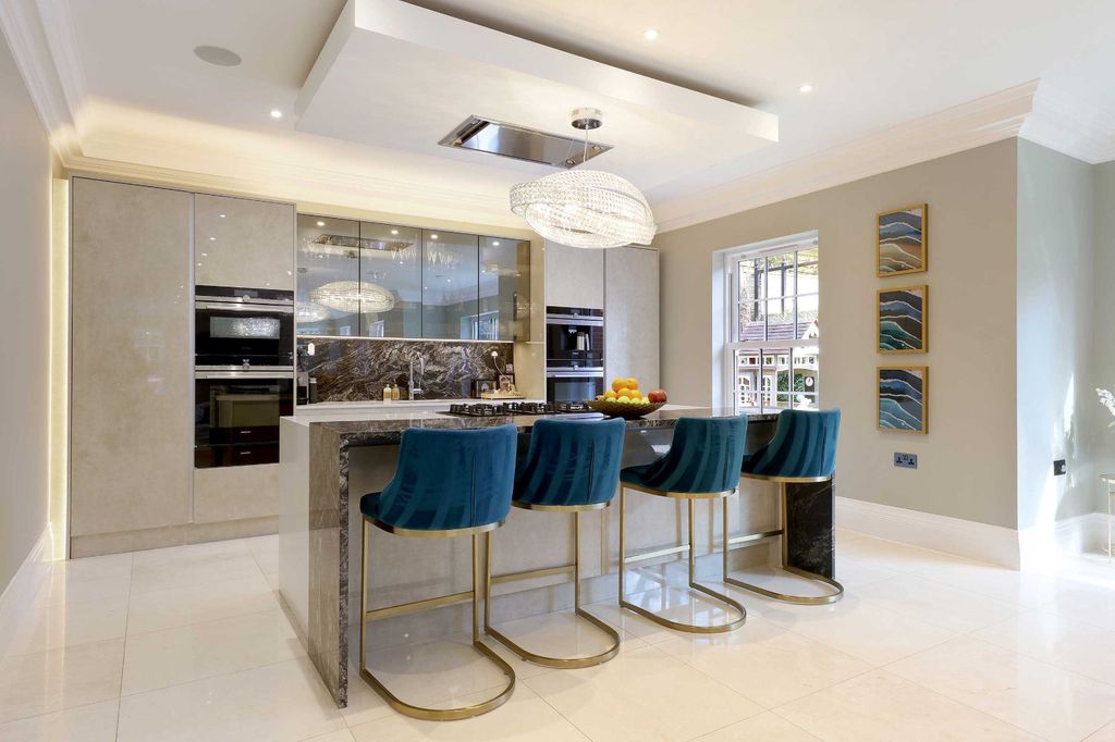 Additional image 8 of 5 bed detached house for saleValley Way, Gerrards Cross, Buckinghamshire SL9
