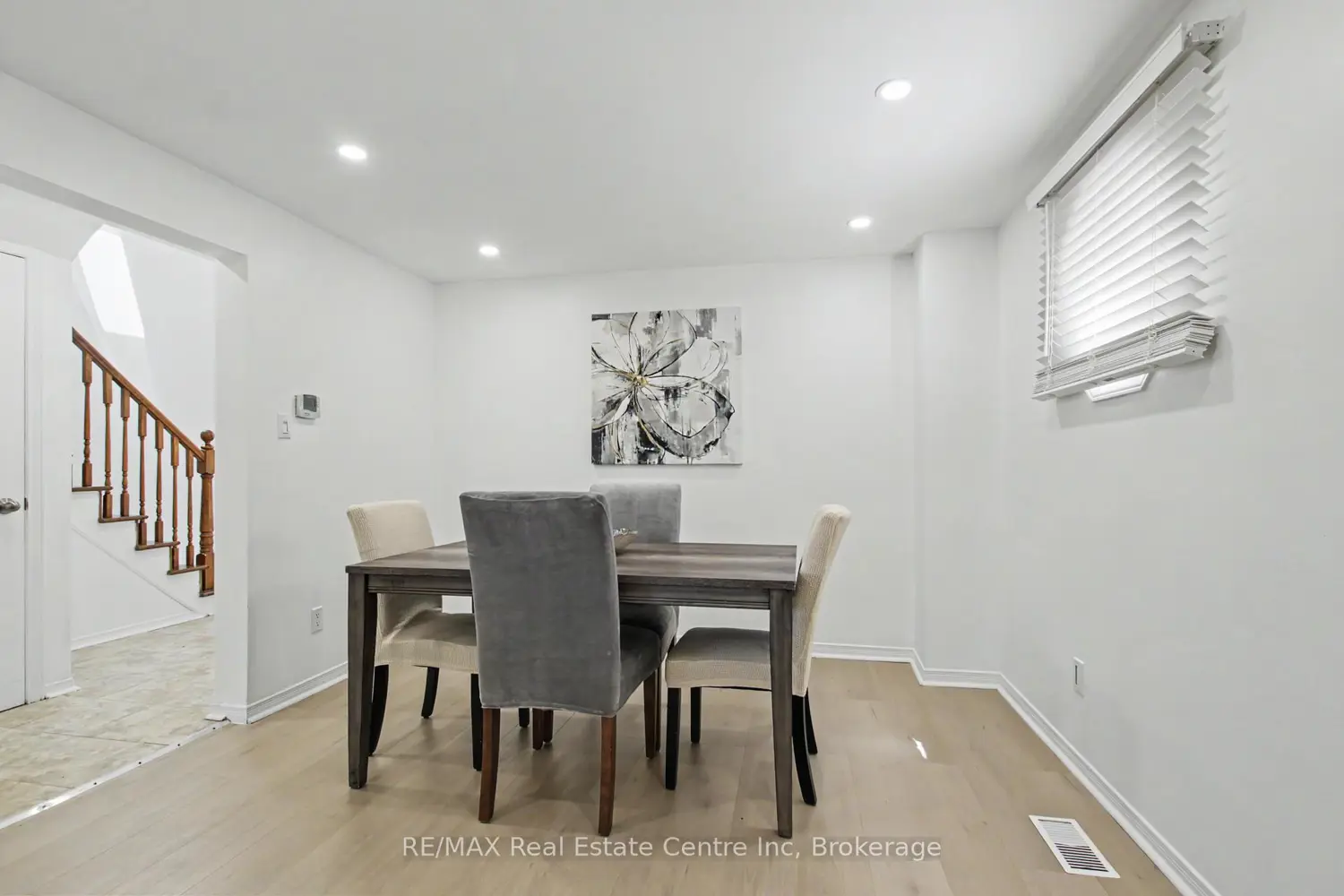 51 Camrose Court photo 2