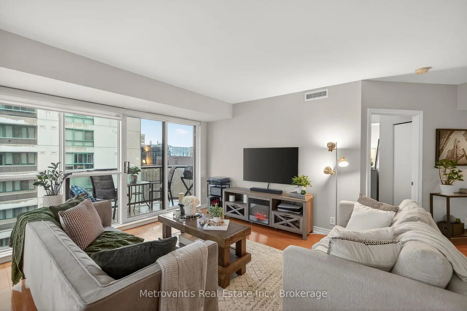 Additional image 4 of 445 Laurier Avenue West Avenue 1804