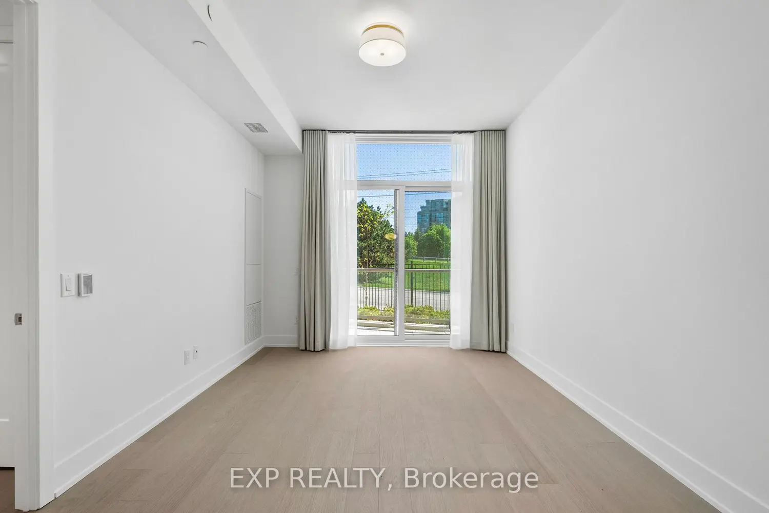 Additional image 2 of 399 Royal Orchard Boulevard 116