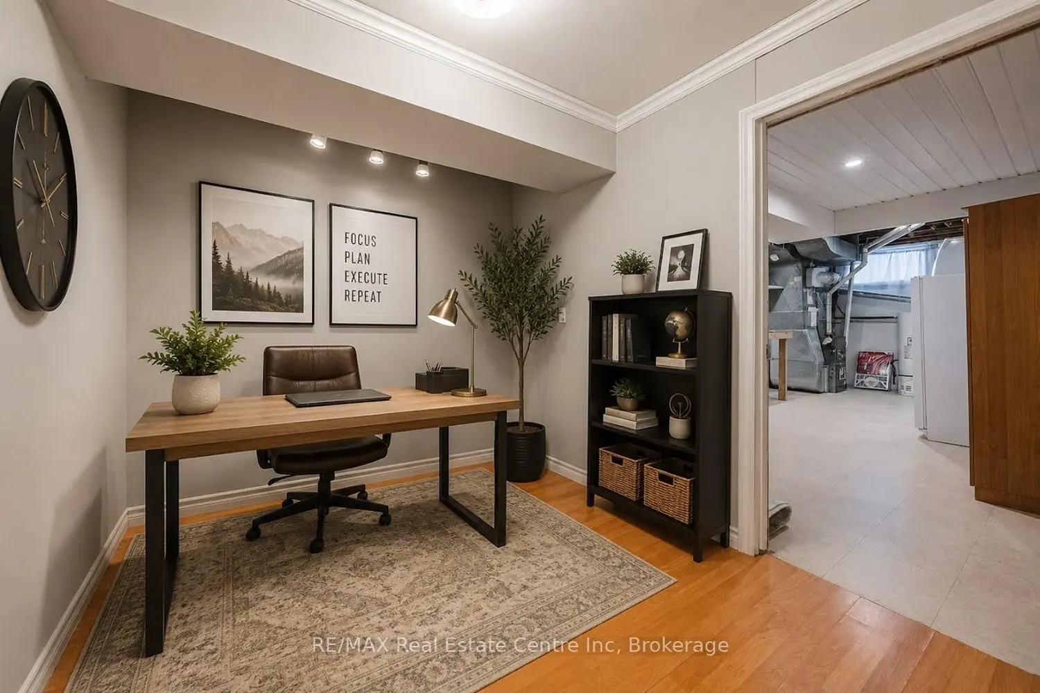 306 Victoria Road photo 5