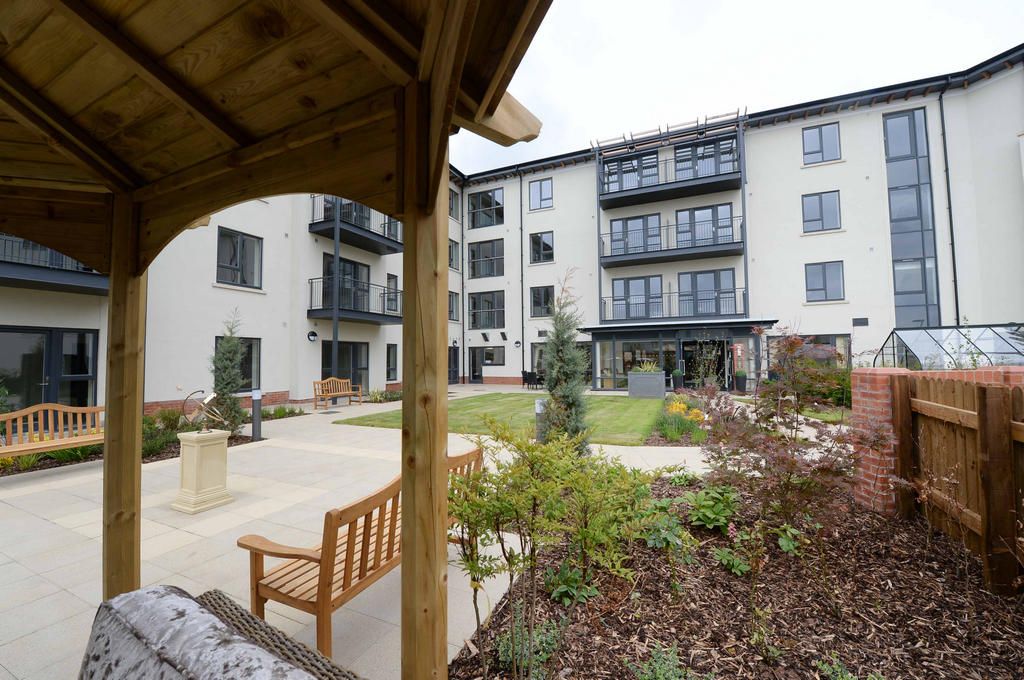 1 bed flat for saleCable Drive, Cheshire WA6 photo 5