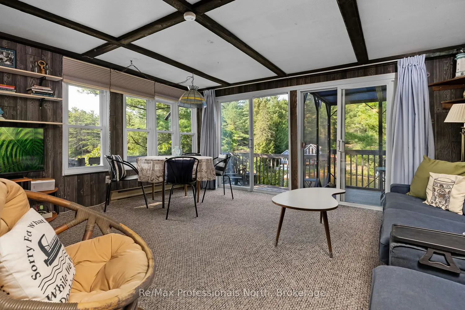 1118 Tomingas Road photo 3