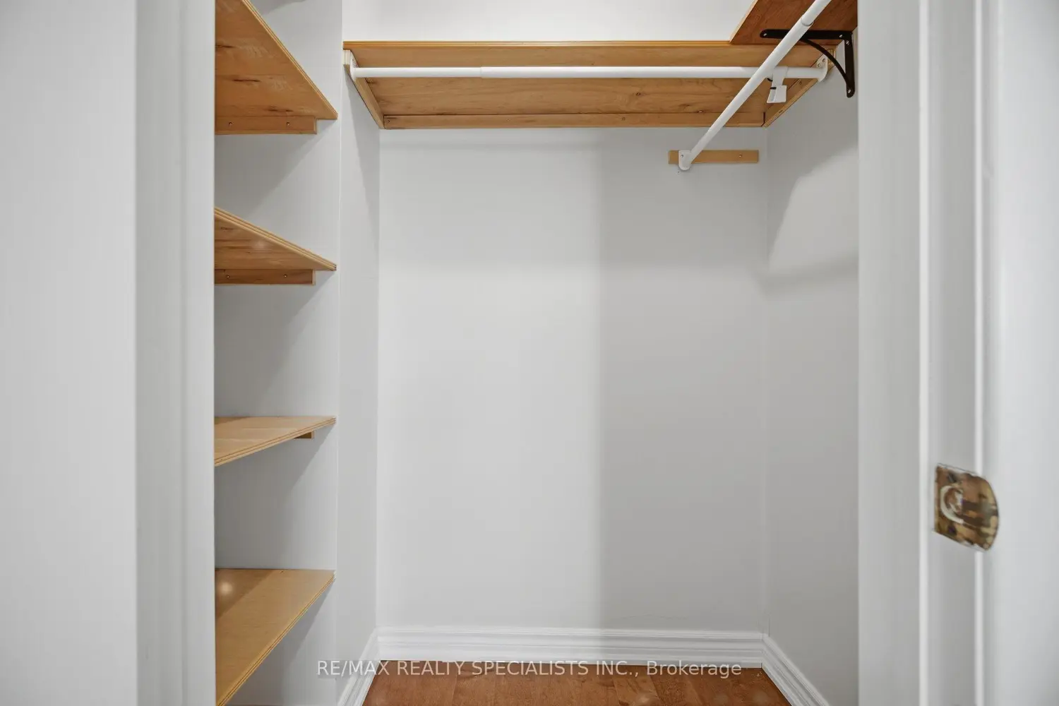 Additional image 10 of 701 Burnhamthorpe Road 106