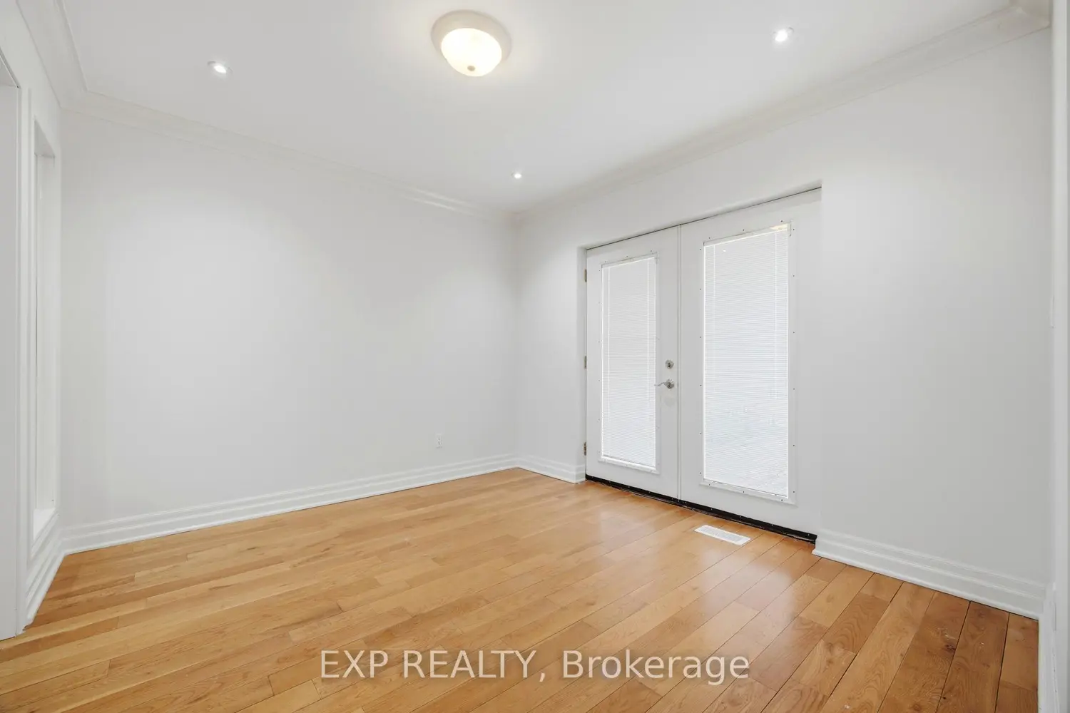2065 Westfield Drive photo 2
