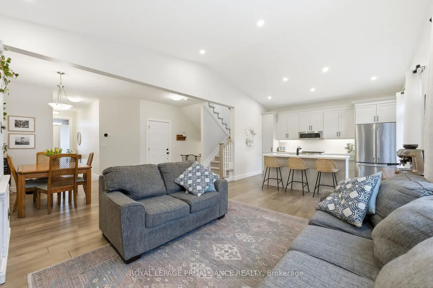 84 Potter Drive photo 4
