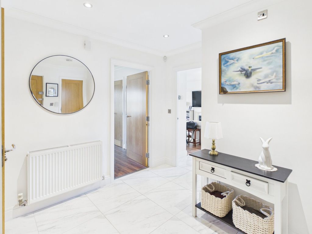 Additional image 9 of 2 bed flat for salePackhorse Road, Gerrards Cross, Buckinghamshire SL9