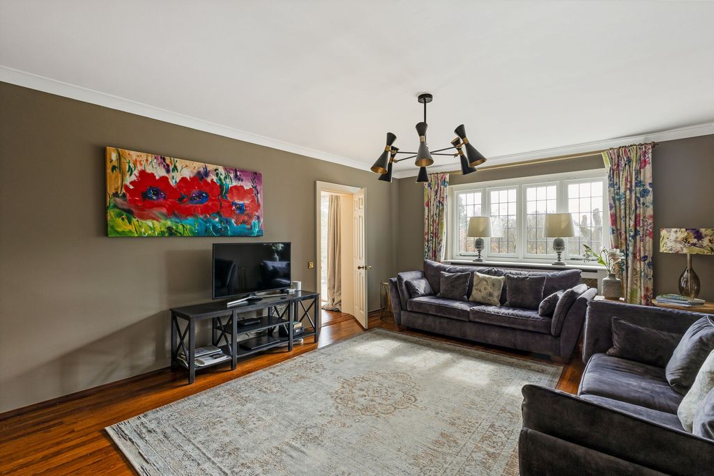 Additional image 8 of 6 bed detached house for saleSwifts Close, Moor Park, Farnham GU10
