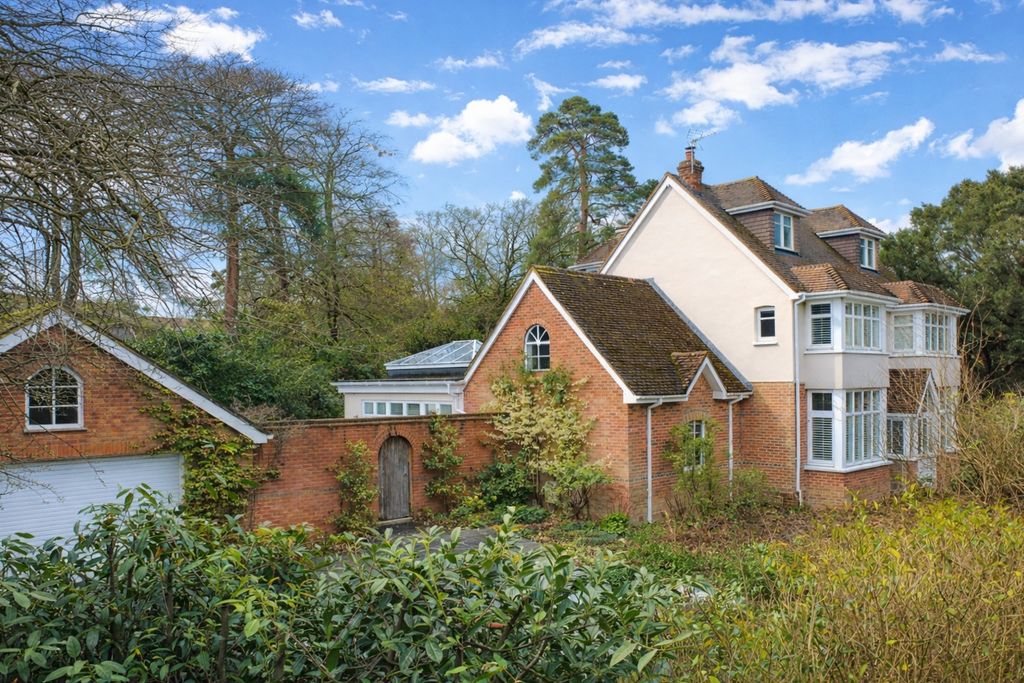 6 bed detached house for saleChapel Road, Rowledge, Farnham, Surrey GU10
