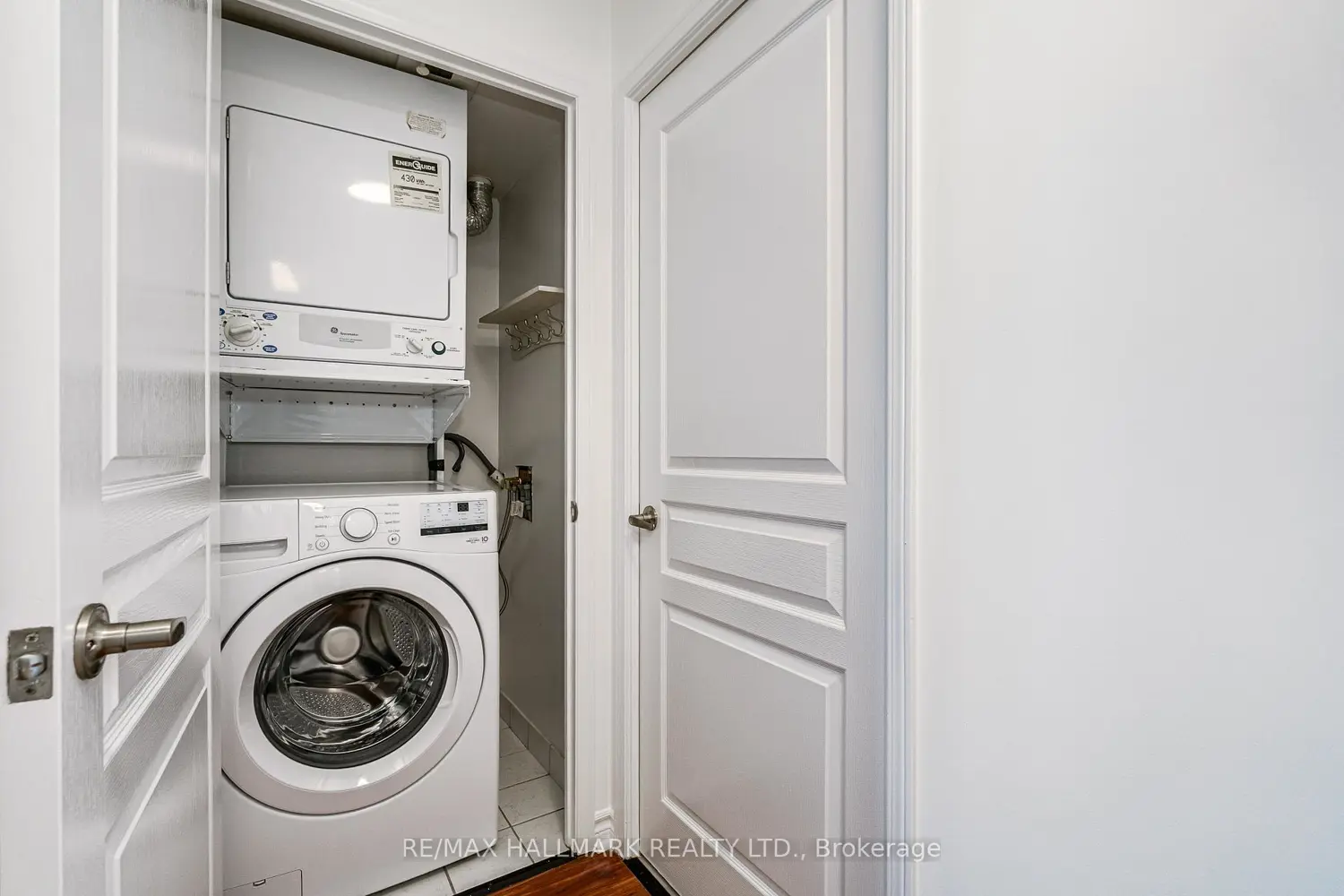 Additional image 8 of 1863 Queen Street 311