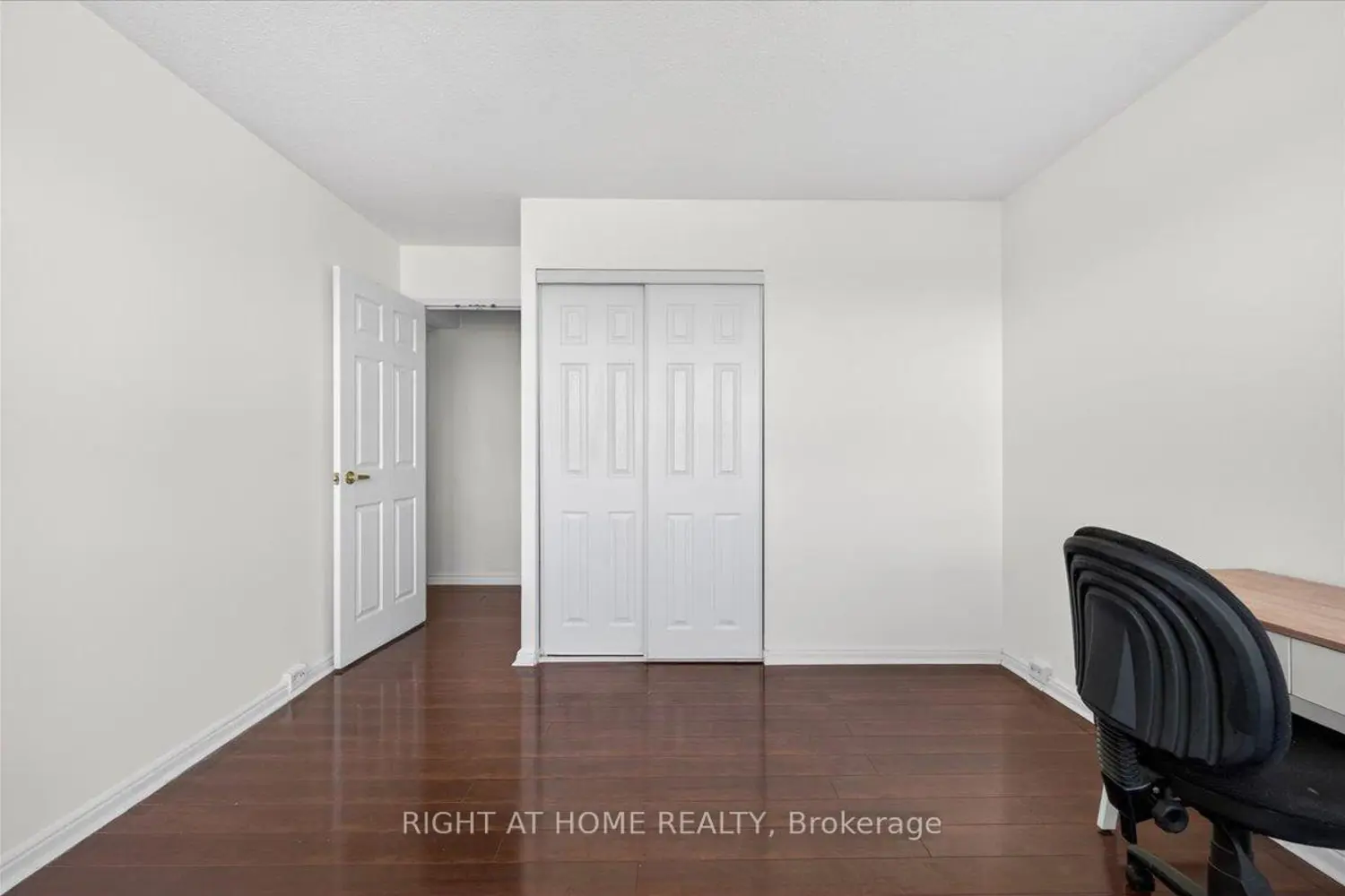 Additional image 13 of 100 Leeward Glenway 708