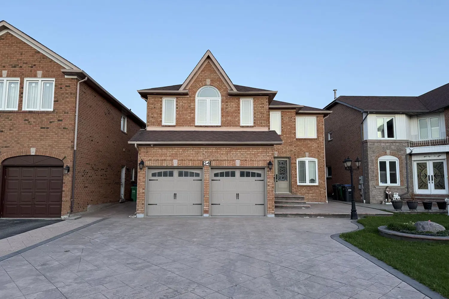 54 Hollybush Street