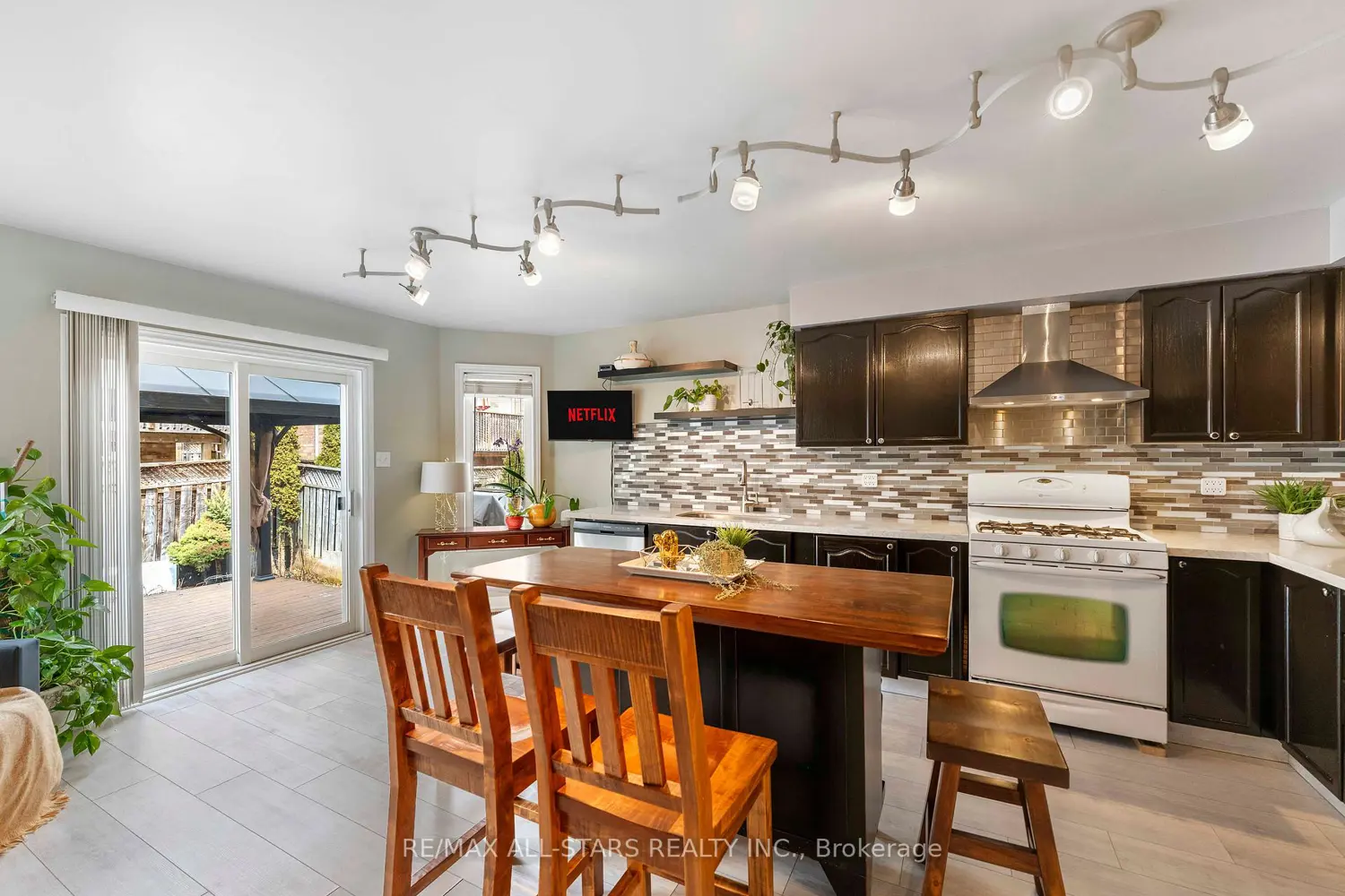 18 Reddenhurst Crescent photo 4