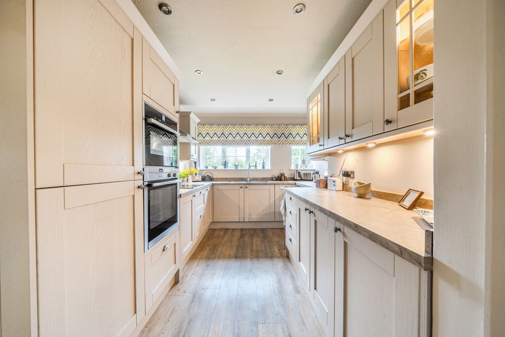 Additional image 2 of 3 bed maisonette for saleTrafalgar Court, Farnham GU9