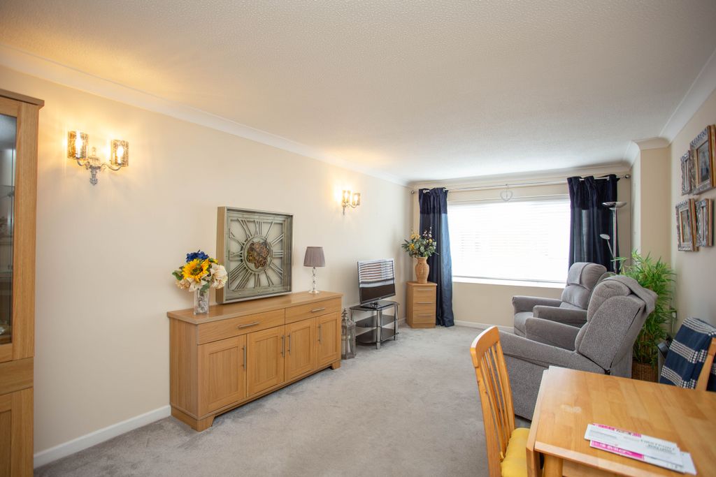 Additional image 2 of 1 bed flat for saleFelix Road, Felixstowe, Suffolk IP11