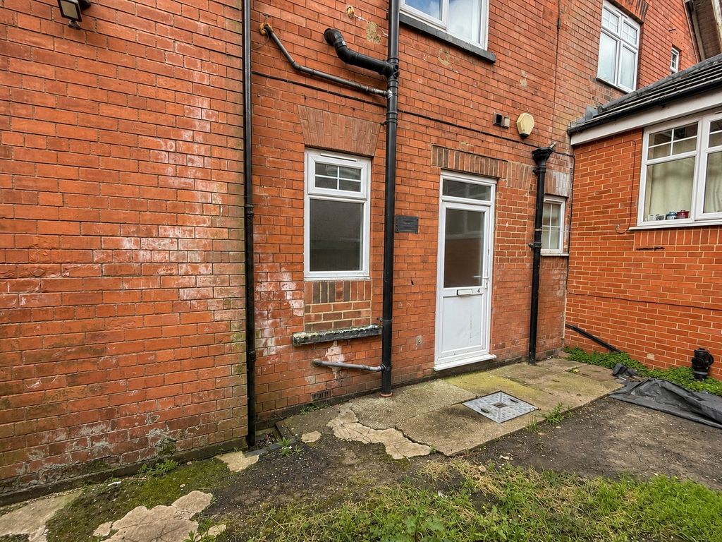 2 bed flat for saleEleanor Street, Grimsby, Lincolnshire DN32