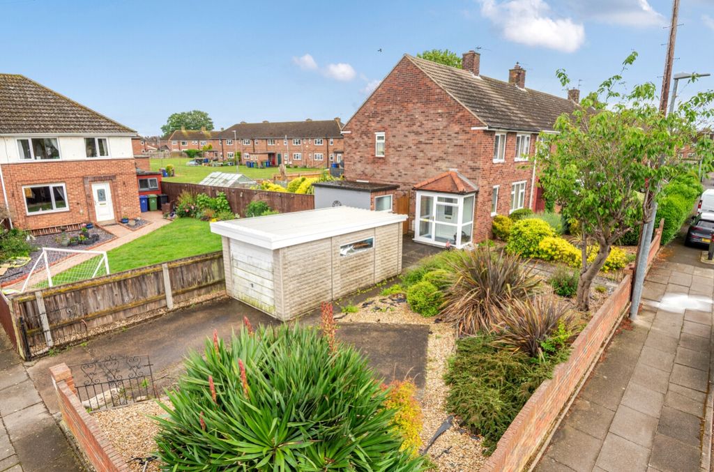 Additional image 2 of 3 bed end terrace house for saleTonbridge Walk, Grimsby, Lincolnshire DN33